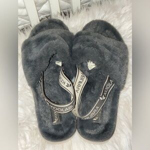 Koolaburra by UGG Women's Fuzz'n II Gray Faux Fur Slippers Sz 8